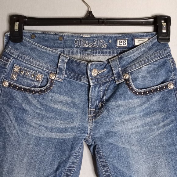 Miss Me Women's Low-Rise Capri Medium Wash Denim Capri Jeans Size 26 - Picture 4 of 10